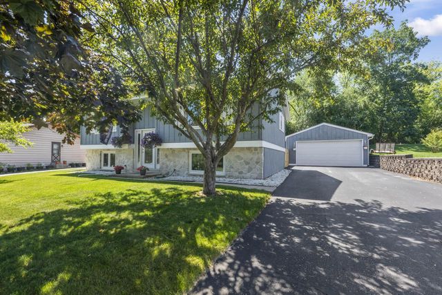 255 Willow DRIVE, Hartland, WI 53029