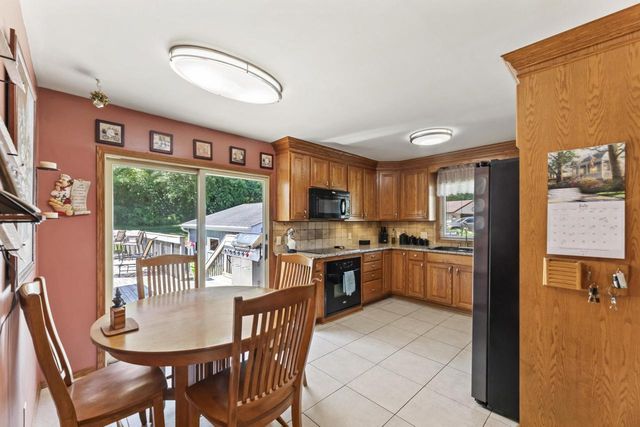 255 Willow DRIVE, Hartland, WI 53029