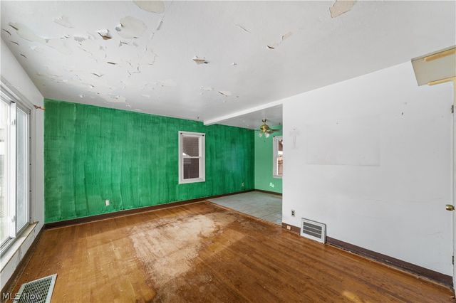 13108 Saint James Avenue, Cleveland, OH 44135