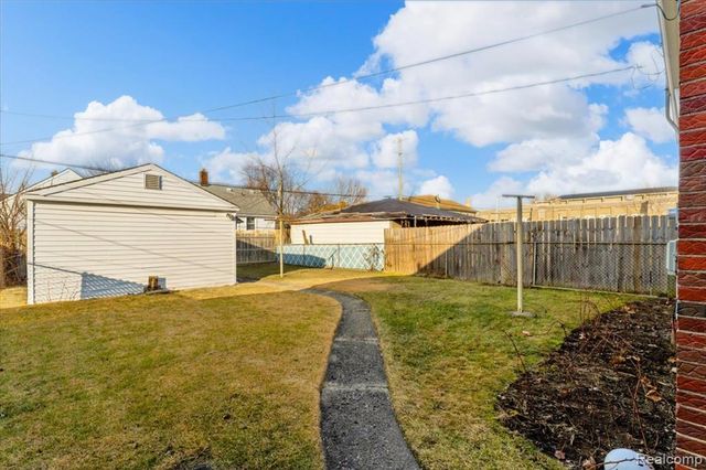 19440 Sawyer Street, Detroit, MI 48228