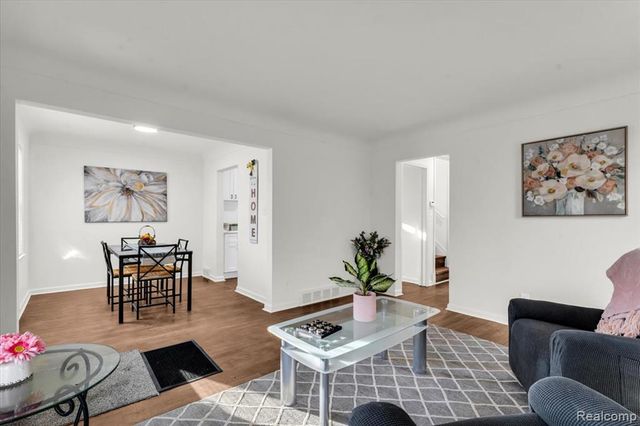 19440 Sawyer Street, Detroit, MI 48228