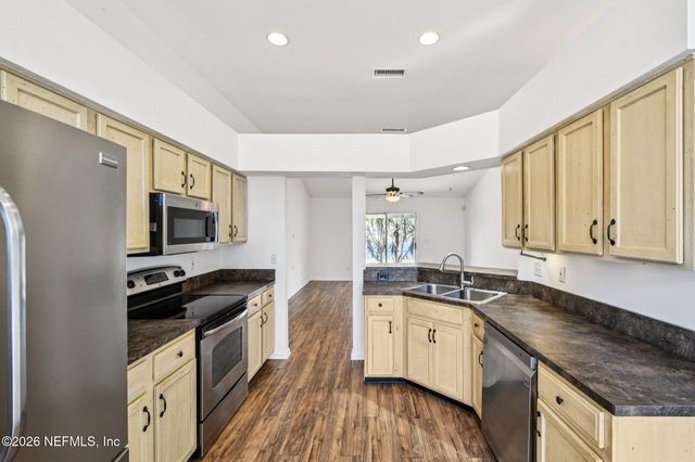 8551 LORI ANN Court, Jacksonville, FL 32220