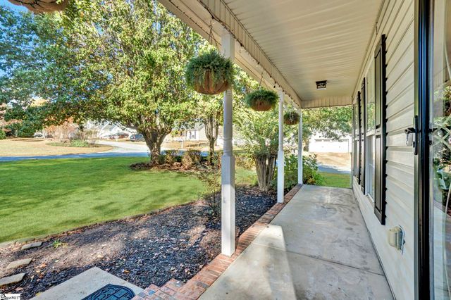 1 Greyleaf Court, Simpsonville, SC 29680