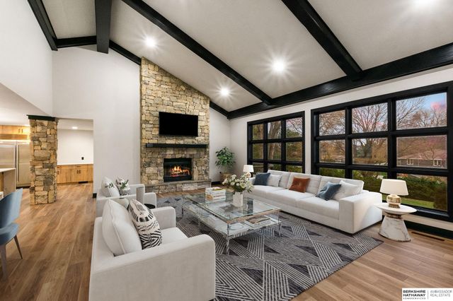 21025 Roundup Road, Elkhorn, NE 68022