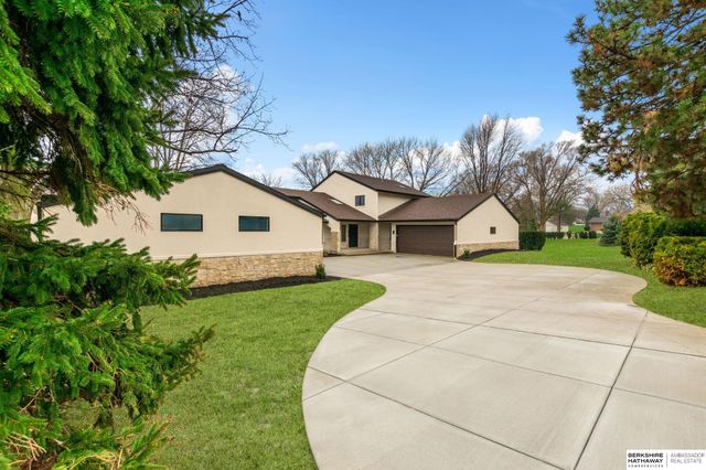 21025 Roundup Road, Elkhorn, NE 68022