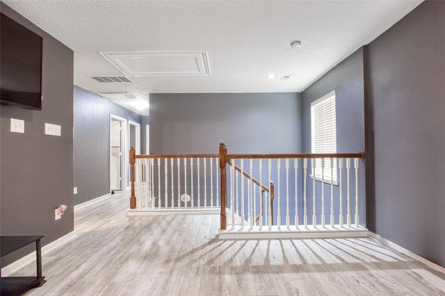 2666 Skyview Downs Drive, Houston, TX 77047