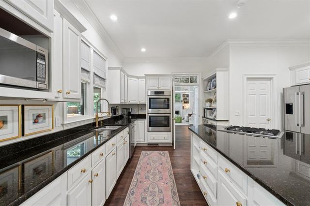 553 Bryn Mawr Lane NW, Atlanta, GA 30327