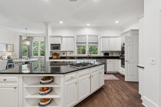 553 Bryn Mawr Lane NW, Atlanta, GA 30327
