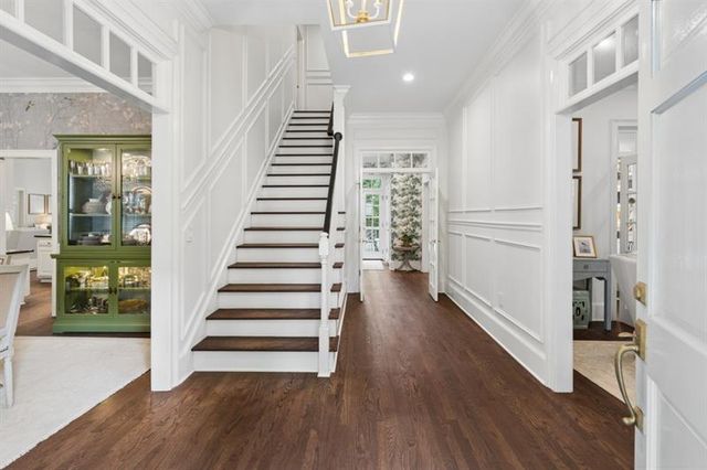 553 Bryn Mawr Lane NW, Atlanta, GA 30327