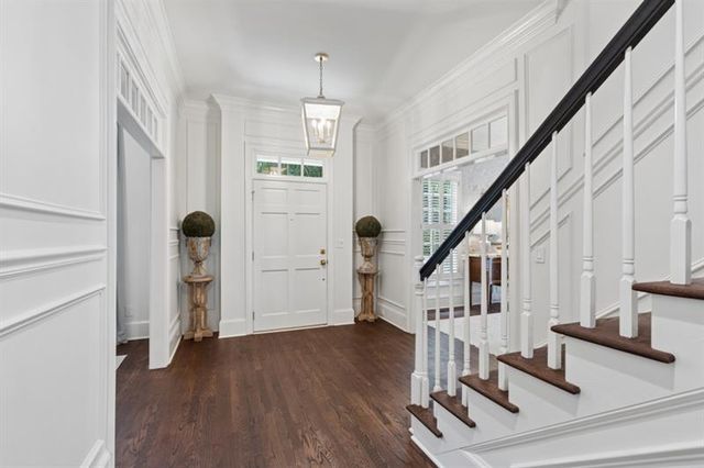 553 Bryn Mawr Lane NW, Atlanta, GA 30327