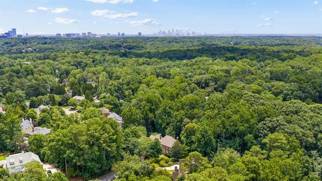 553 Bryn Mawr Lane NW, Atlanta, GA 30327