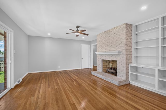 100 Natchez Trace, Nicholasville, KY 40356