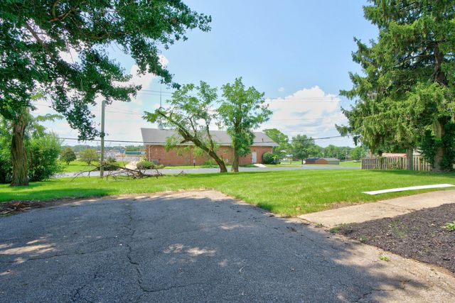 100 Natchez Trace, Nicholasville, KY 40356