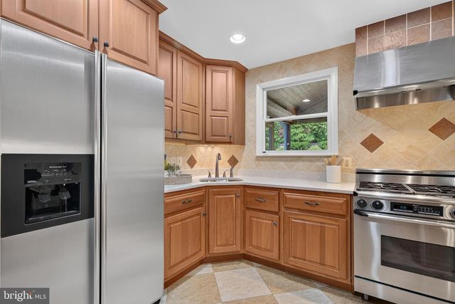 3 N HILLTOP RD, Baltimore, MD 21228