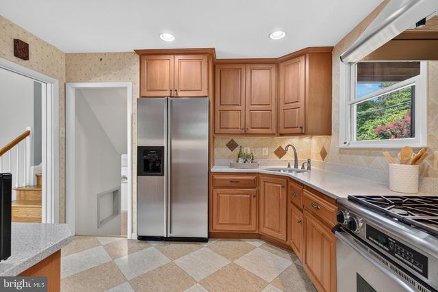 3 N HILLTOP RD, Baltimore, MD 21228