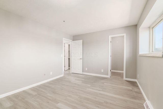 1865 Willoway Circle N, Columbus, OH 43220