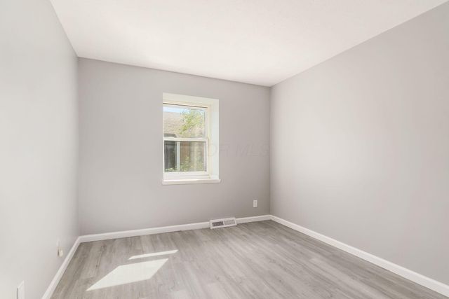 1865 Willoway Circle N, Columbus, OH 43220