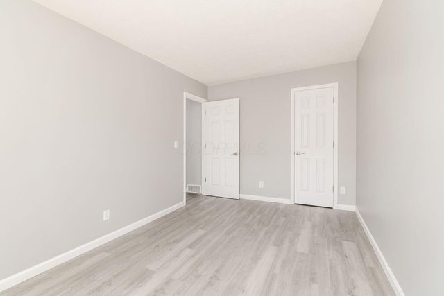 1865 Willoway Circle N, Columbus, OH 43220