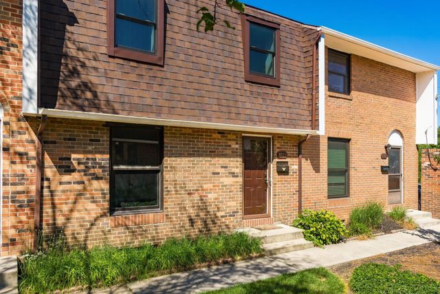 1865 Willoway Circle N, Columbus, OH 43220