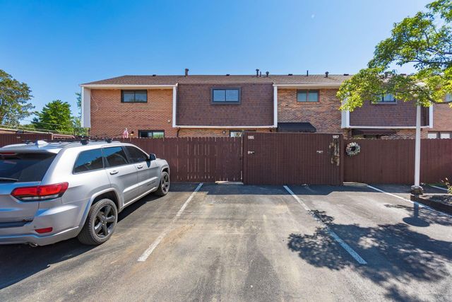 1865 Willoway Circle N, Columbus, OH 43220