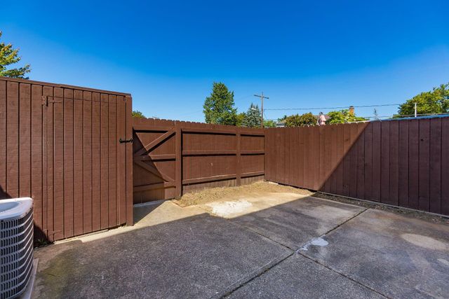 1865 Willoway Circle N, Columbus, OH 43220