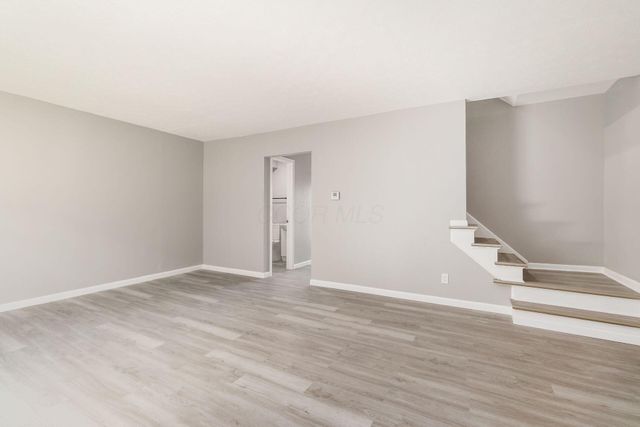 1865 Willoway Circle N, Columbus, OH 43220