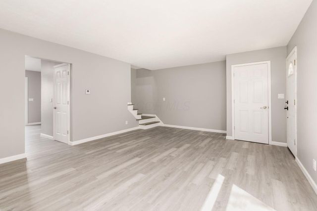 1865 Willoway Circle N, Columbus, OH 43220