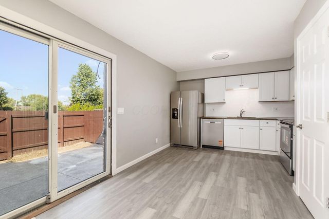 1865 Willoway Circle N, Columbus, OH 43220