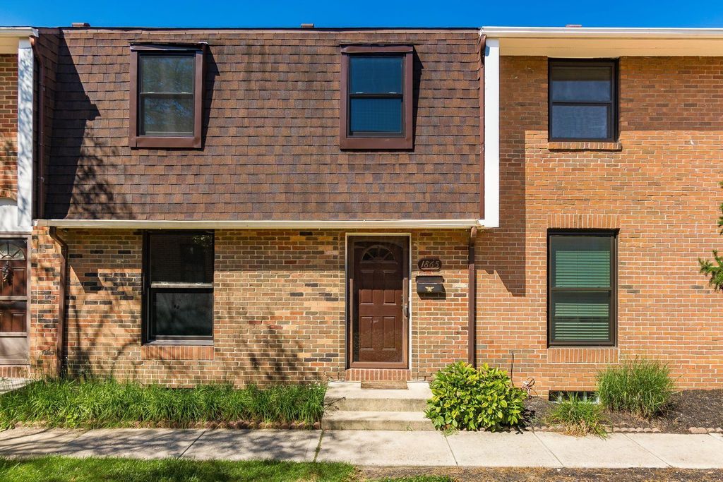 1865 Willoway Circle N, Columbus, OH 43220