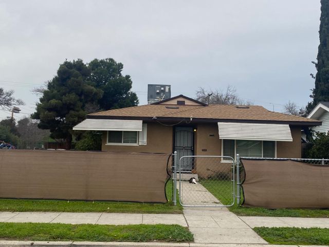 4703 E Thomas, Fresno, CA 93702