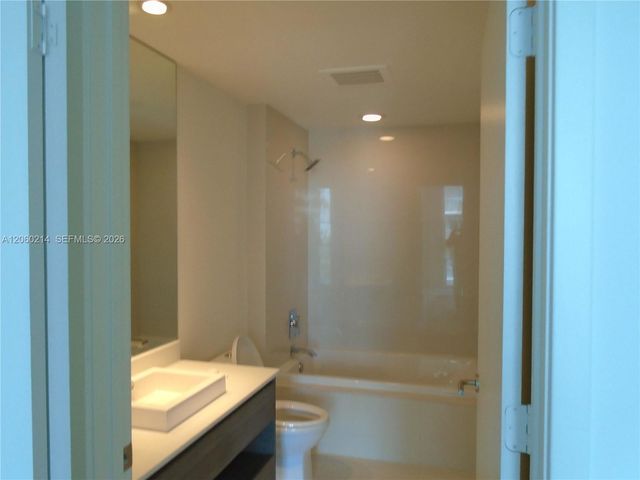 1100 S Miami Ave 3305, Miami, FL 33130