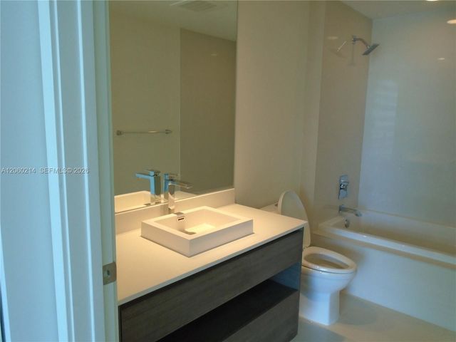 1100 S Miami Ave 3305, Miami, FL 33130