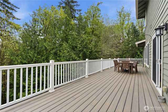 372 Wilderness Peak Drive NW, Issaquah, WA 98027