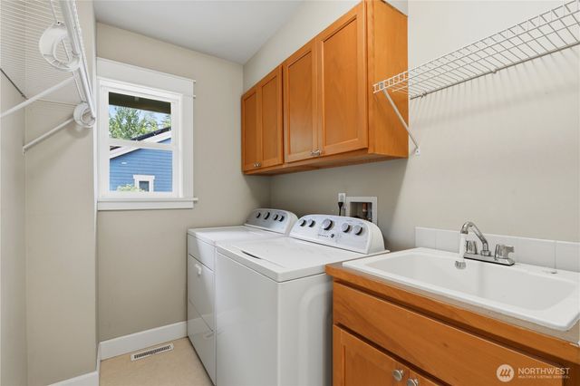 372 Wilderness Peak Drive NW, Issaquah, WA 98027