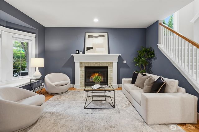 372 Wilderness Peak Drive NW, Issaquah, WA 98027