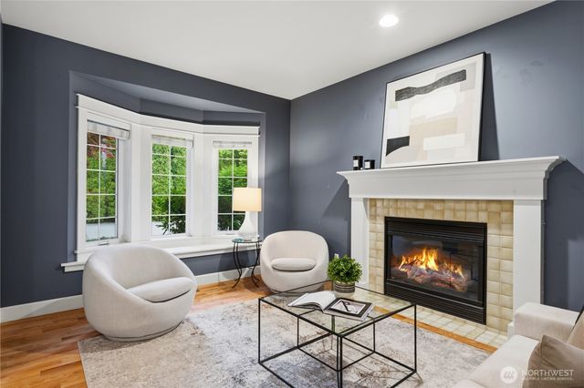 372 Wilderness Peak Drive NW, Issaquah, WA 98027