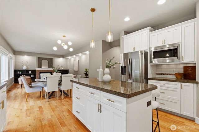 372 Wilderness Peak Drive NW, Issaquah, WA 98027