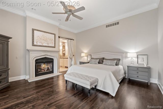 864 Pine Needle Trail, Oakland Charter Township, MI 48306