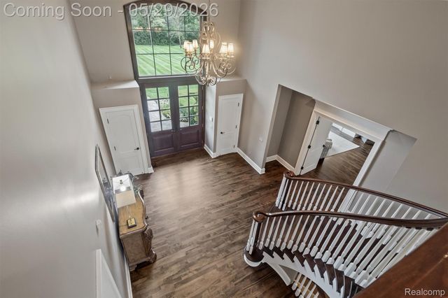 864 Pine Needle Trail, Oakland Charter Township, MI 48306