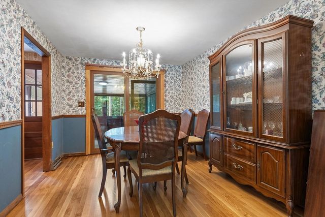 7 Meadowbrook Rd, Chelmsford, MA 01863