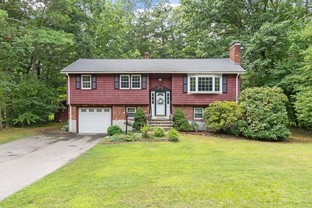 7 Meadowbrook Rd, Chelmsford, MA 01863