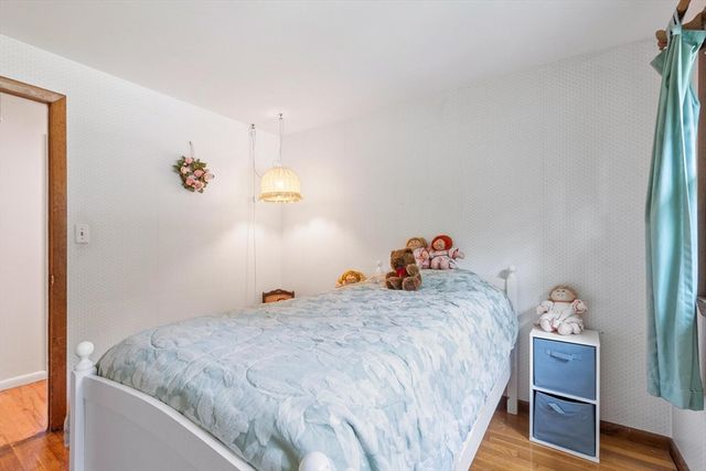 7 Meadowbrook Rd, Chelmsford, MA 01863