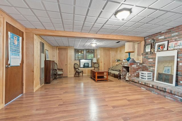 7 Meadowbrook Rd, Chelmsford, MA 01863
