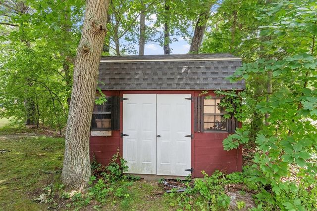 7 Meadowbrook Rd, Chelmsford, MA 01863