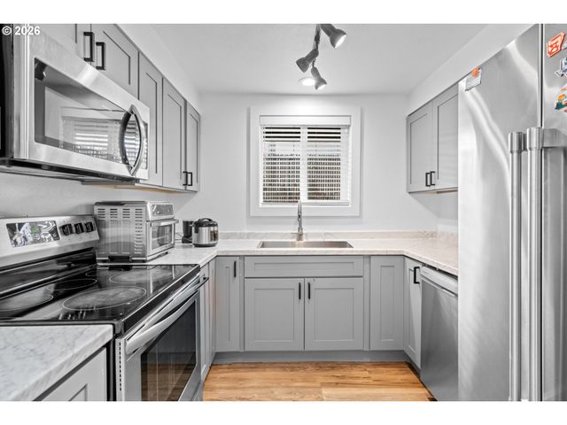 3311 Ne VIEW Ave, Gresham, OR 97030