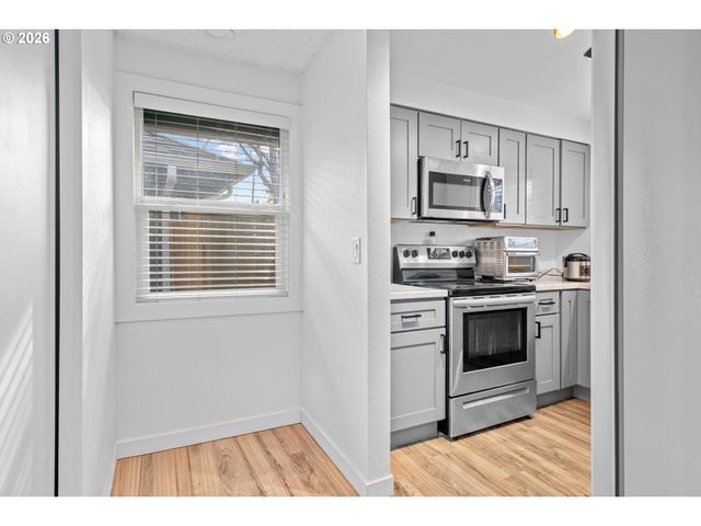 3311 Ne VIEW Ave, Gresham, OR 97030