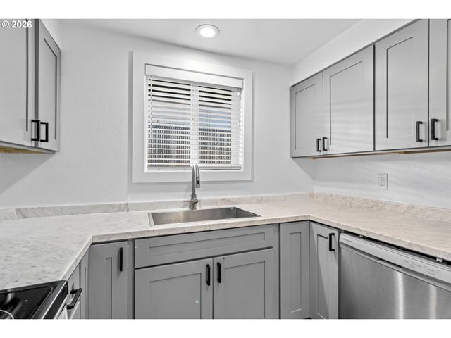 3311 Ne VIEW Ave, Gresham, OR 97030