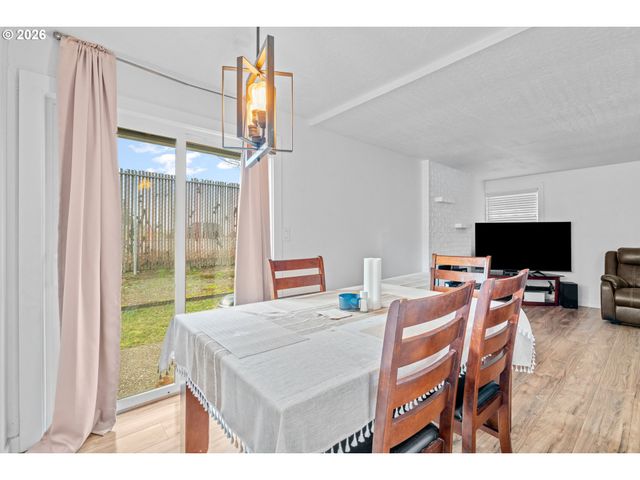 3311 Ne VIEW Ave, Gresham, OR 97030