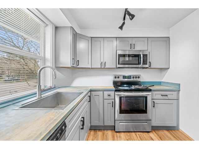 3311 Ne VIEW Ave, Gresham, OR 97030