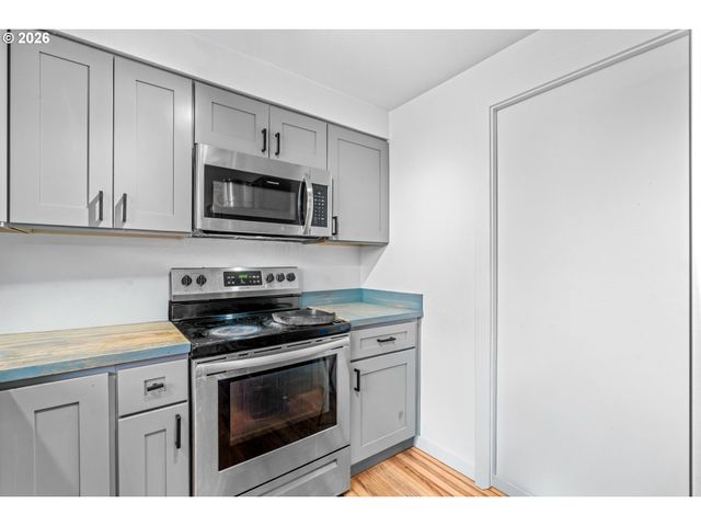 3311 Ne VIEW Ave, Gresham, OR 97030